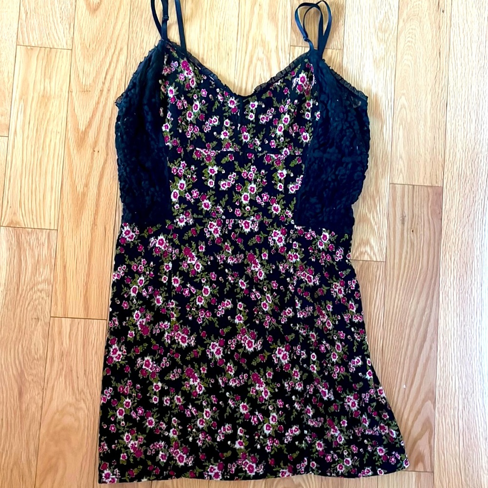 Free People mini floral slip, size large, good condition.